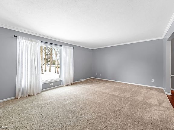 4th image of 30945 Lake Rd