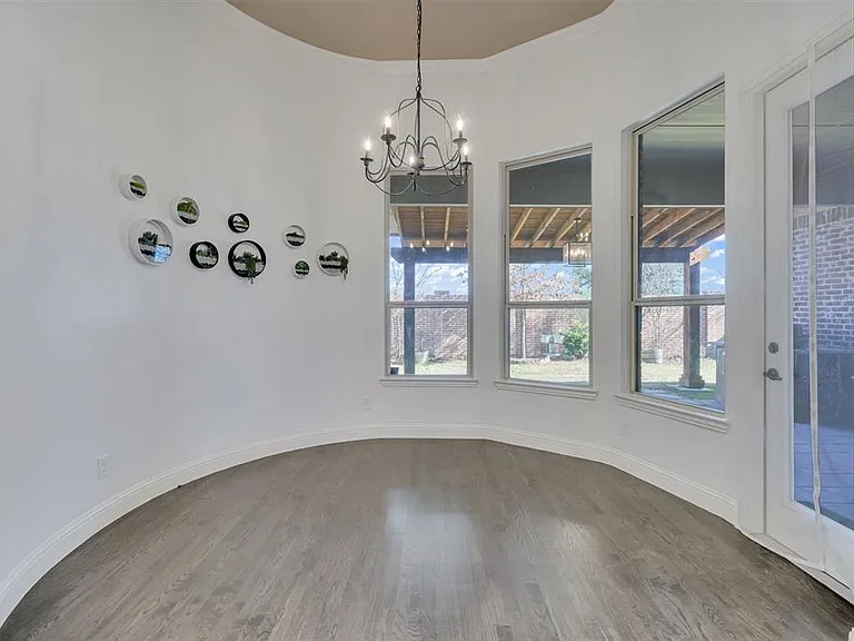 7336 Champagne Dr — Photo 14