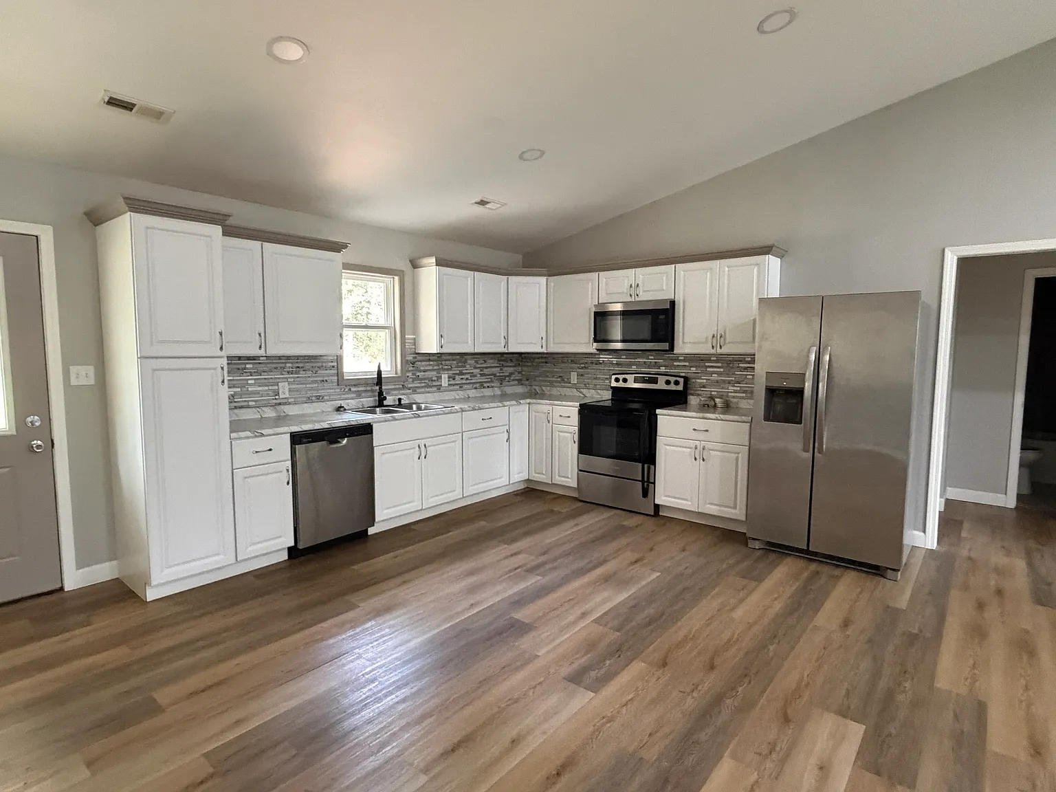 3 bed, 1500 sqft, $1,250 — Photo 3