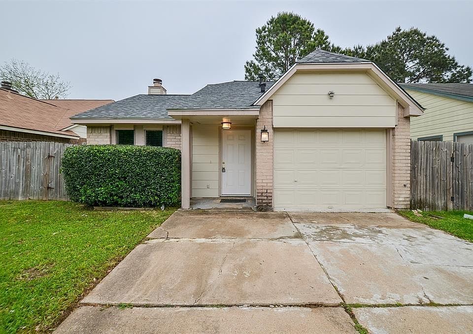 1st image of 7114 Village Lake Dr