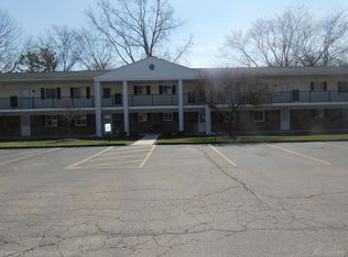 42563 Plymouth Hollow Dr, Plymouth, MI 48170