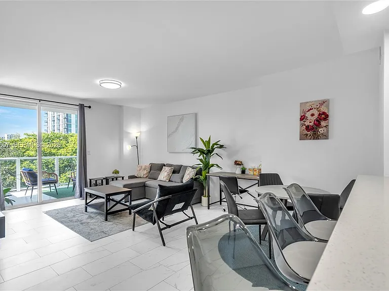 1850 Monroe St #401 — Photo 5