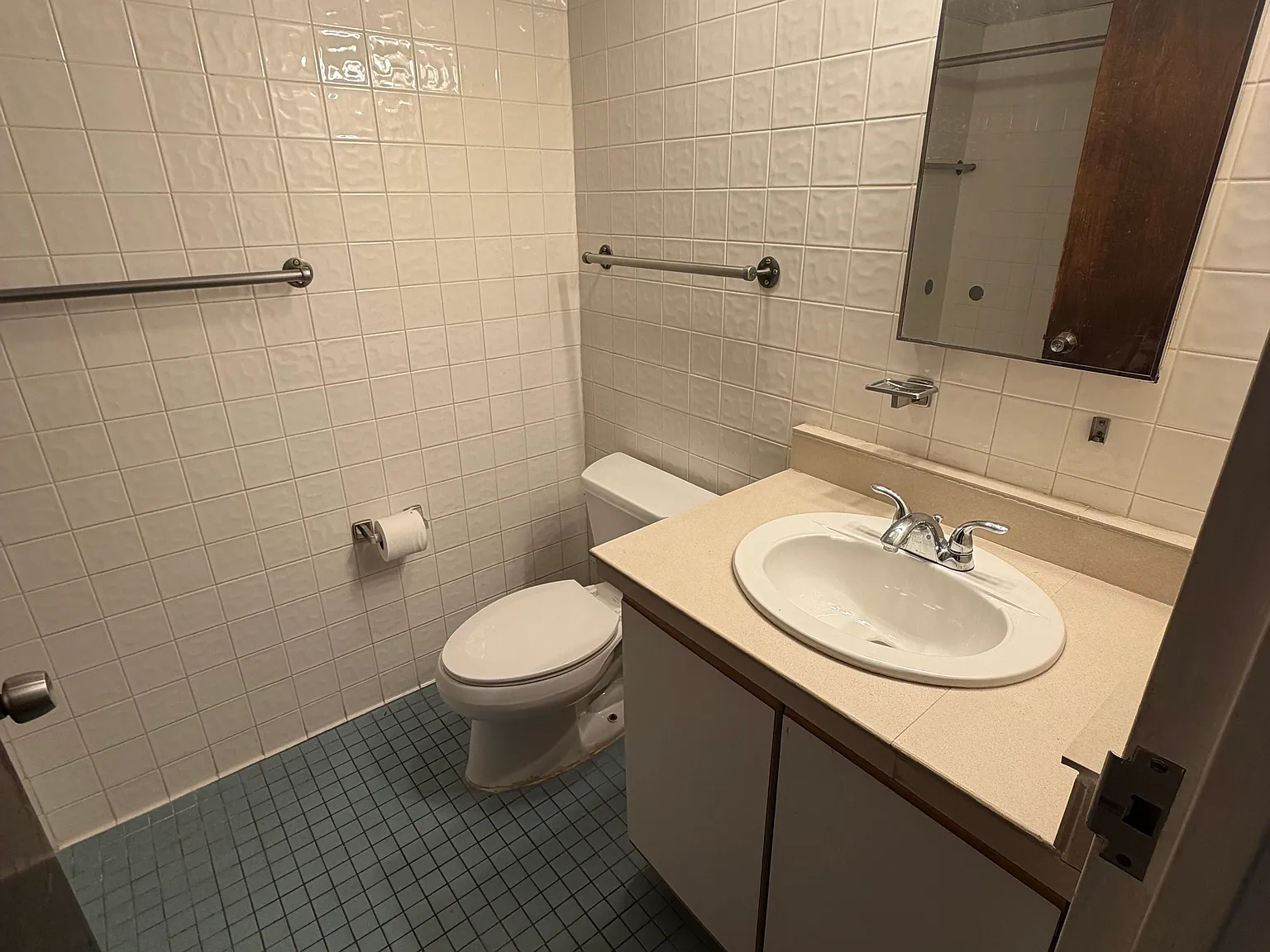 2 bed, 690 sqft, $1,200 — Photo 3