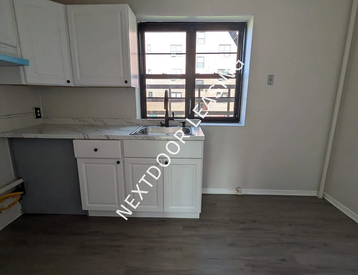 73 Belgrove Dr — Photo 2