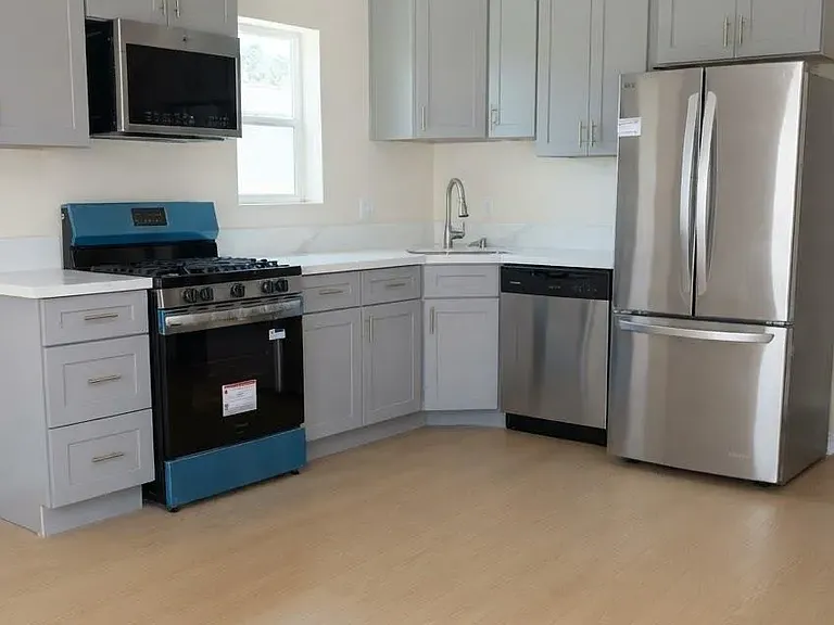 4373 Conrad Ave — Photo 3