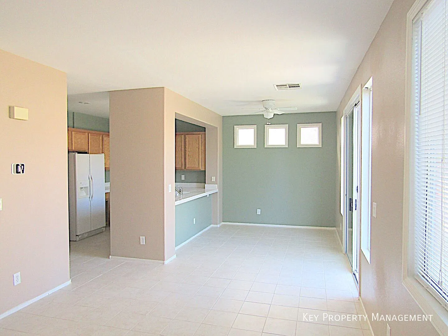 4 Bedroom 2.5 Bath Home Perfectly Nestled Near Summerlin And 215/Fort Apache — Photo 4