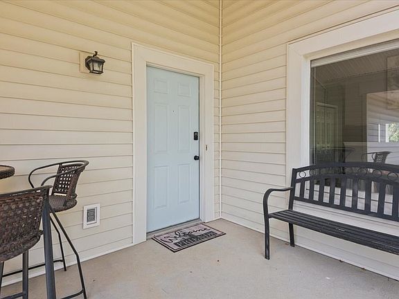 3rd image of 8661 Quarterhorse Dr