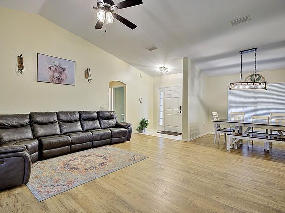 3rd image of 9134 Oviedo Street