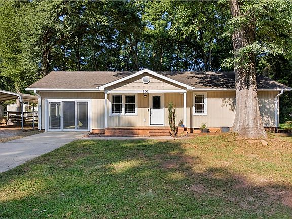 2nd image of 202 Hemlock Ave