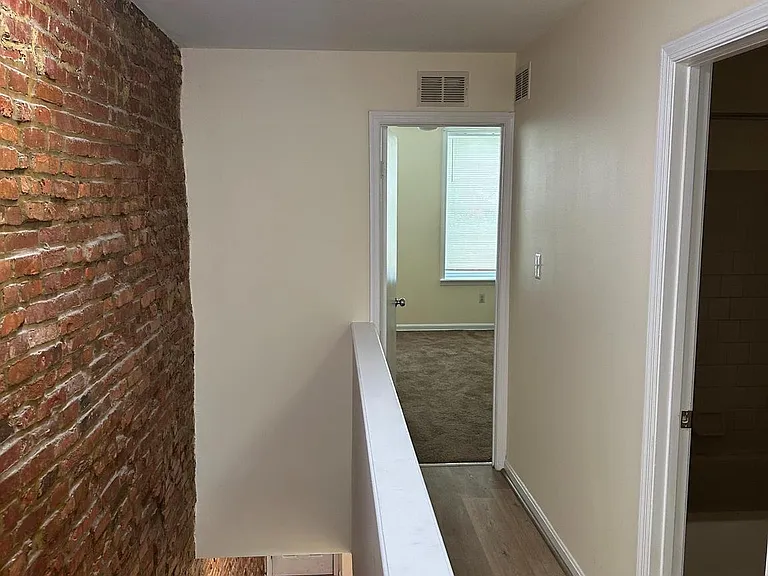 115 N Curley St — Photo 7