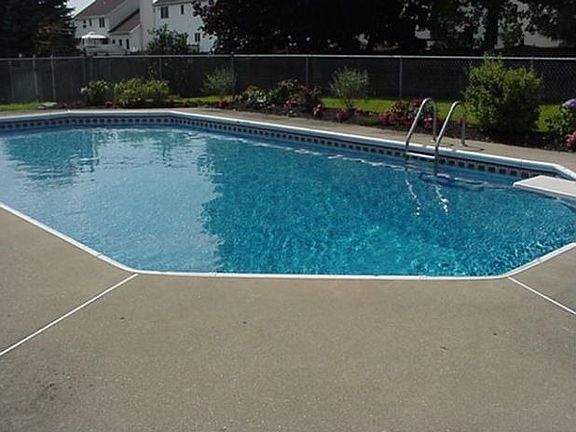 2nd image of 17 Woodridge Dr
