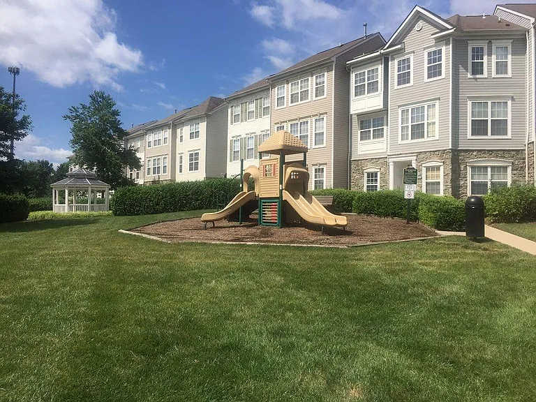 21787 Flanders Ct — Photo 26