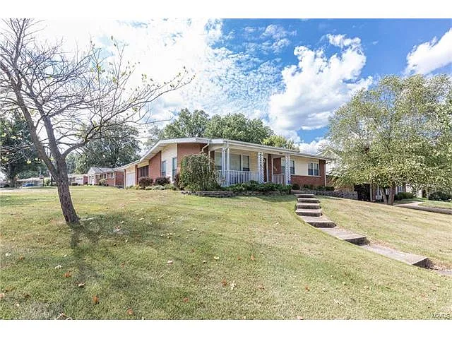 9200 Lawndale Dr photo 1