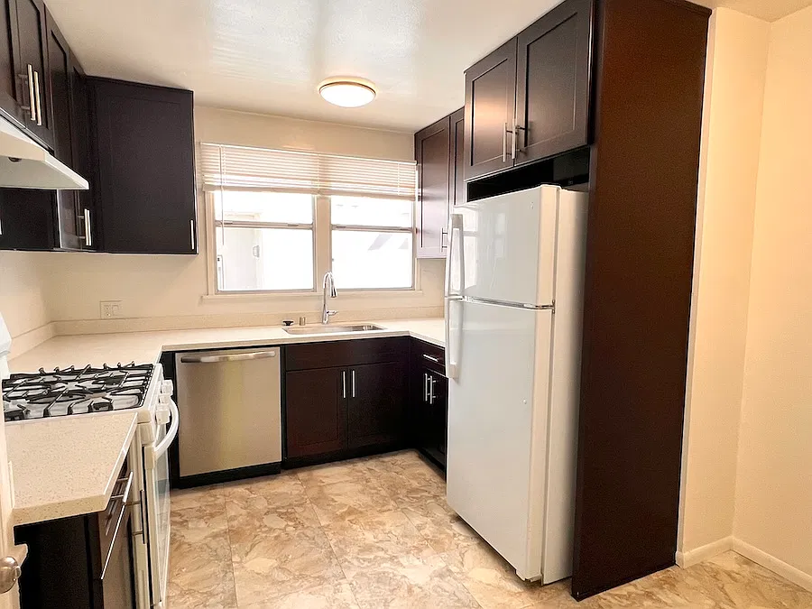 2 bed, 750 sqft, $2,350 — Photo 2