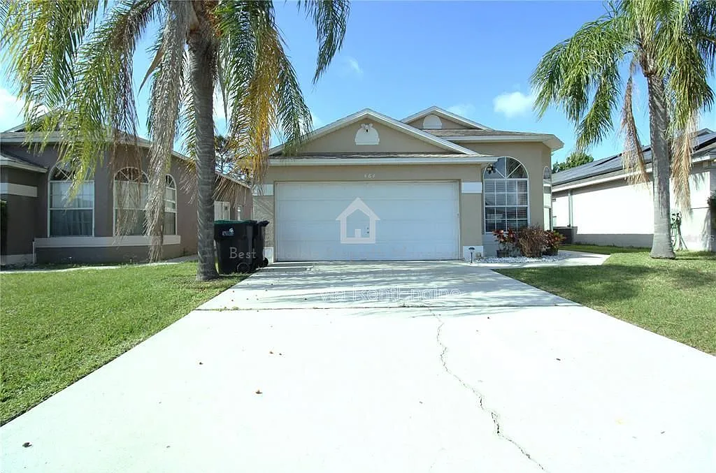 4 bed, 2.0 bath, 1356 sqft, $2,450 — Photo 1