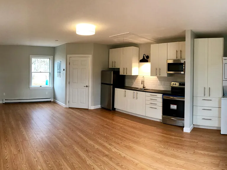 252 High St #A — Photo 5