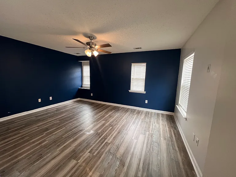 2304 Harwood Hills Ln — Photo 16