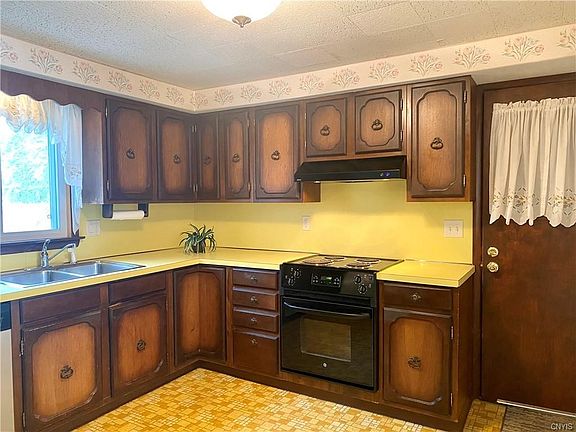 4th image of 113 E Dauenhauer St