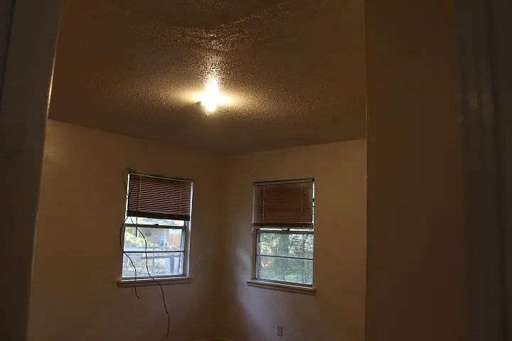 1 Sheffield Dr — Photo 23