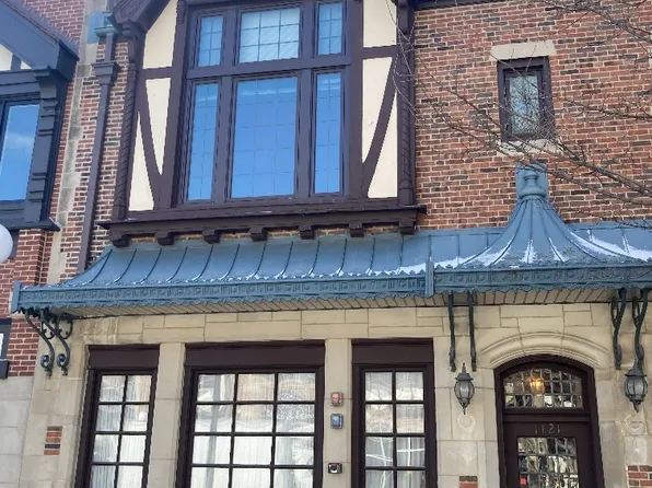 1119 Westgate St #C, Oak Park, IL 60301