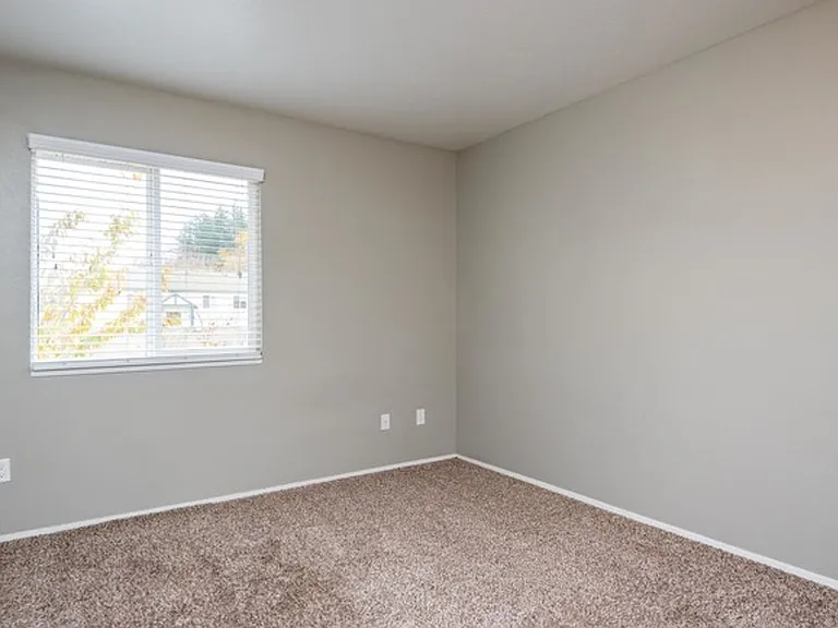 Pinewood Commons — Photo 6