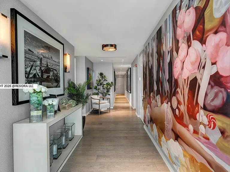 300 Collins Ave — Photo 6