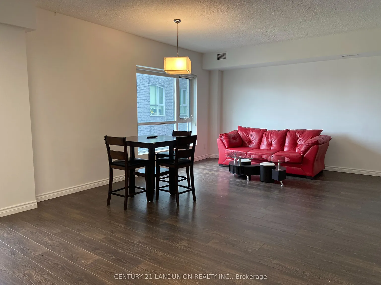 158 King Street N Tower 2 — Photo 3