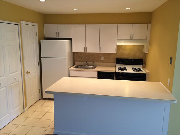3rd image of 625 Fulton St APT 12