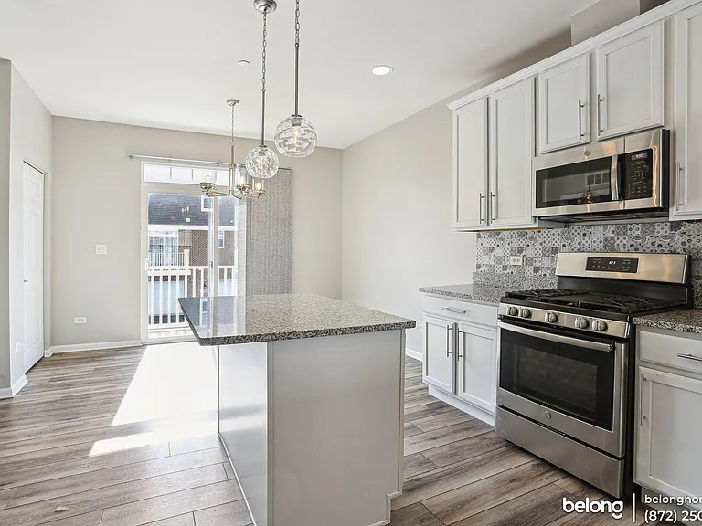 2909 Madison Dr — Photo 2