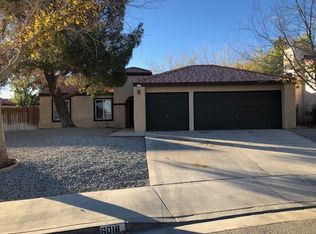 6018 Lighthouse Ln, Palmdale, CA 93552