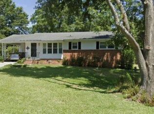 1218 Fort Dr, Hanahan, SC 29410