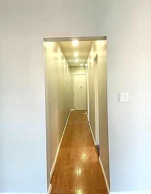 3rd image of 542 Parkside Ave APT C4
