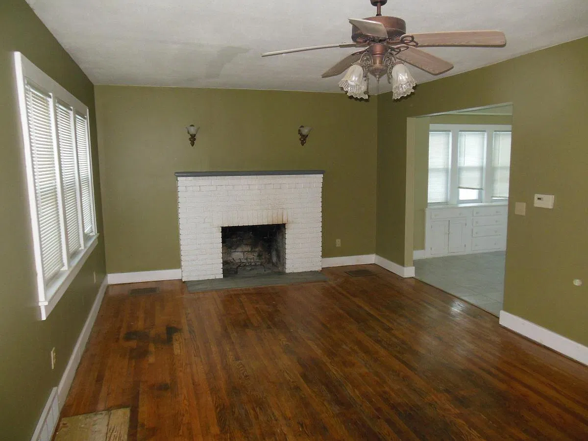 3 bed, 1.5 bath, 1576 sqft, $1,995 — Photo 3