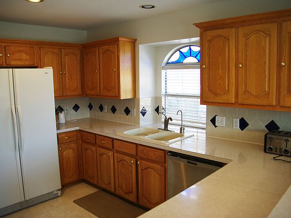 3rd image of 1644 Churchill Ln