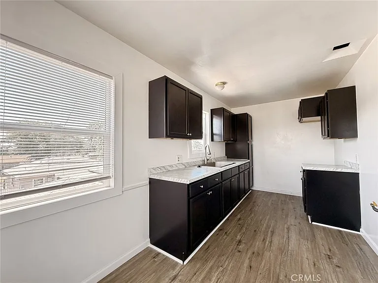 2433 W Beverly Blvd #1/2 — Photo 7