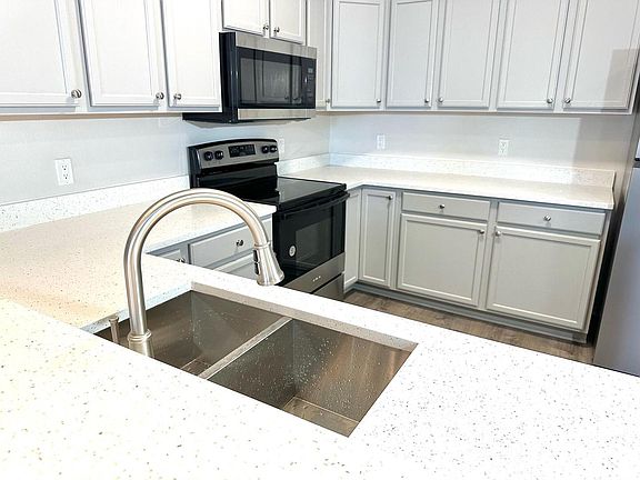 5th image of 1064 Marietta AVENUE #214