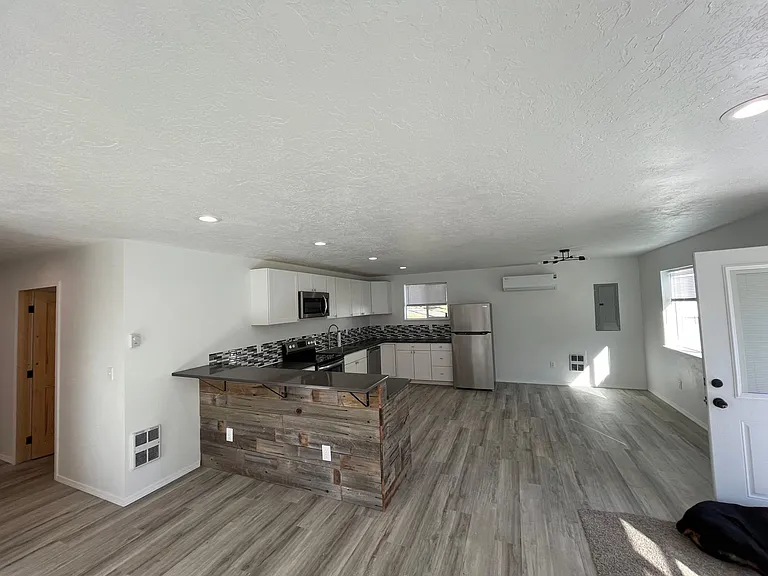 7276 Highway 291 — Photo 2