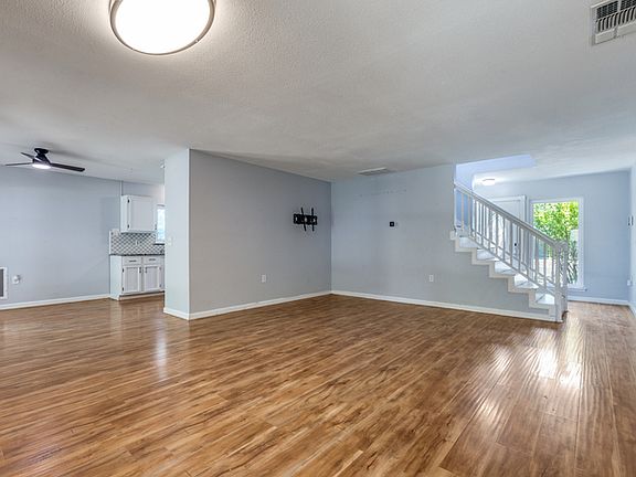2nd image of 6719 Timberhill Dr
