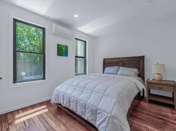 1324 Eastern Parkway image 31 of 37