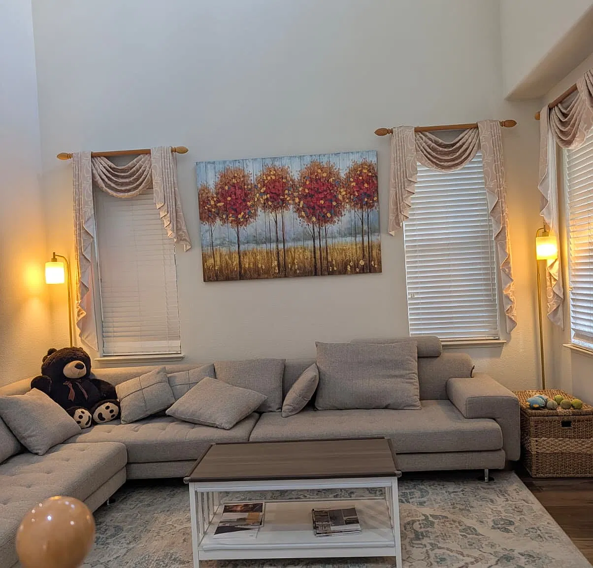 4 bed, 2451 sqft, $5,495 — Photo 4