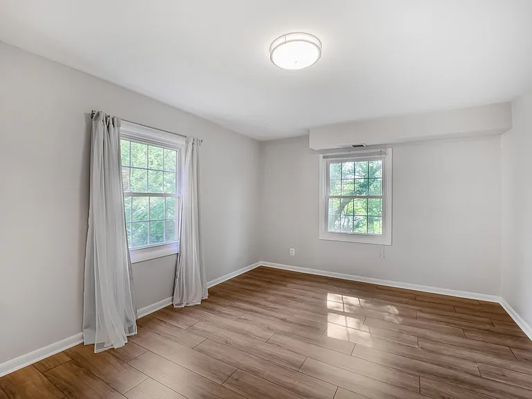 3860 Lyndhurst Dr #202 — Photo 8