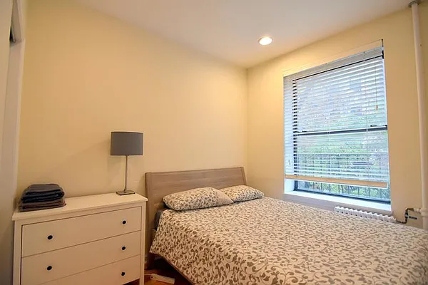 Rented by Buchbinder & Warren | media 10