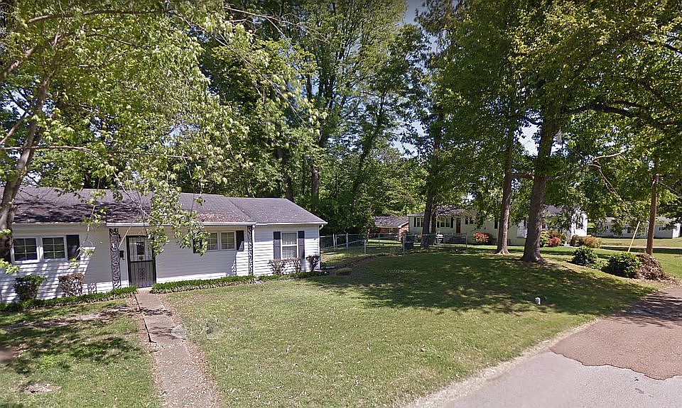 1st image of 202 Paducah St