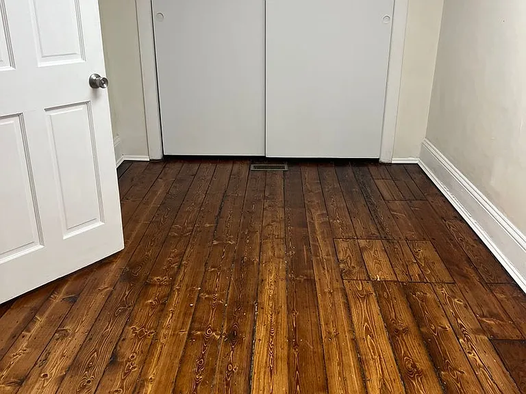 326 E Broad St — Photo 11