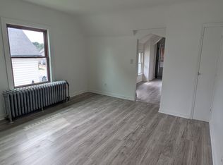 605 Michigan Ave #2E, South Milwaukee, WI 53172