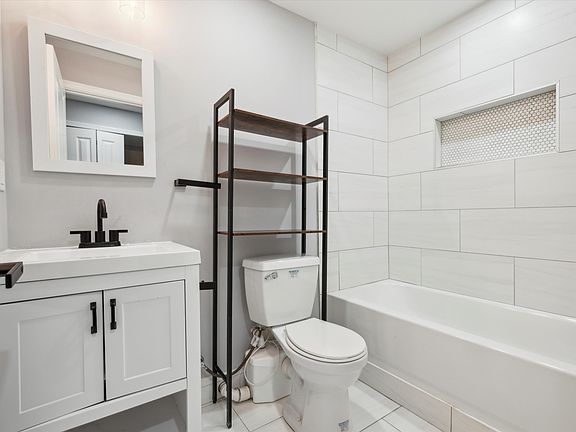 5th image of 5126 Walton Ave #2
