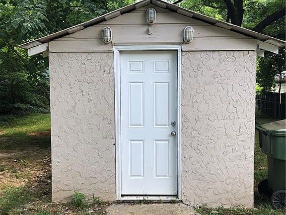 Sizable, secure shed, great for storing holiday decor boxes, lawn equipment, etc.