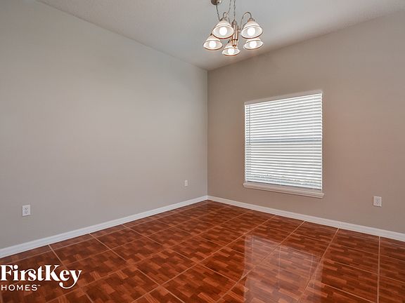 5th image of 3100 Dasha Palm Dr