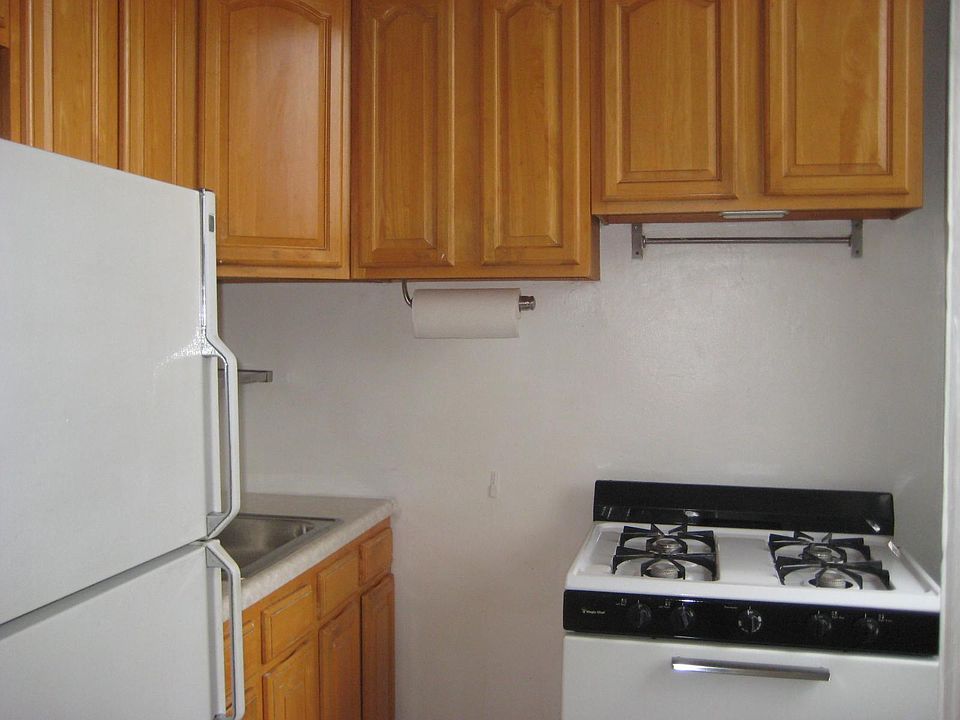 2nd image of 732 Washington St #1N