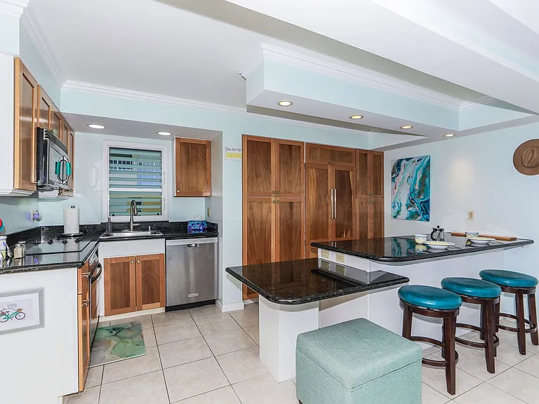 2957 Kalakaua Ave #402 — Photo 7